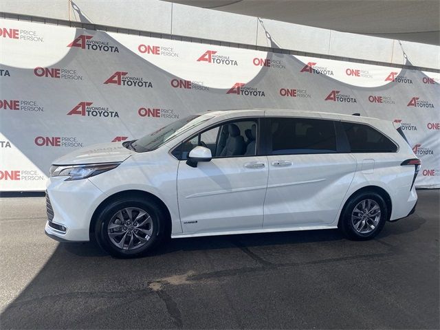 2021 Toyota Sienna XLE