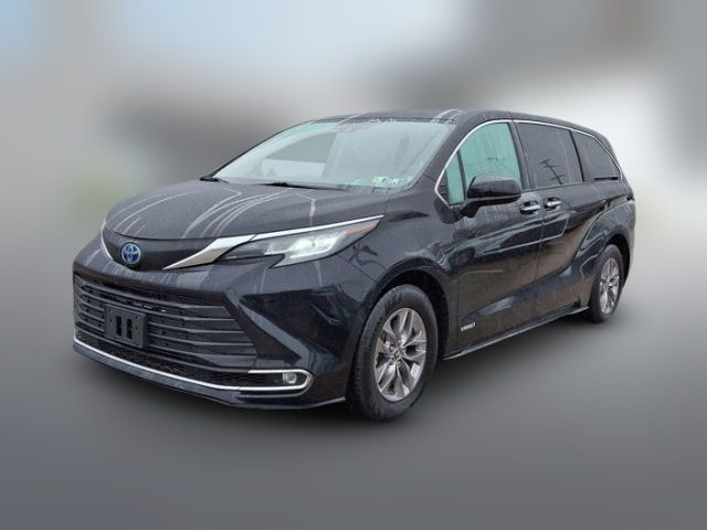 2021 Toyota Sienna XLE