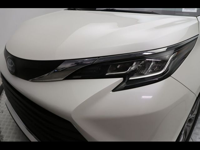 2021 Toyota Sienna XLE