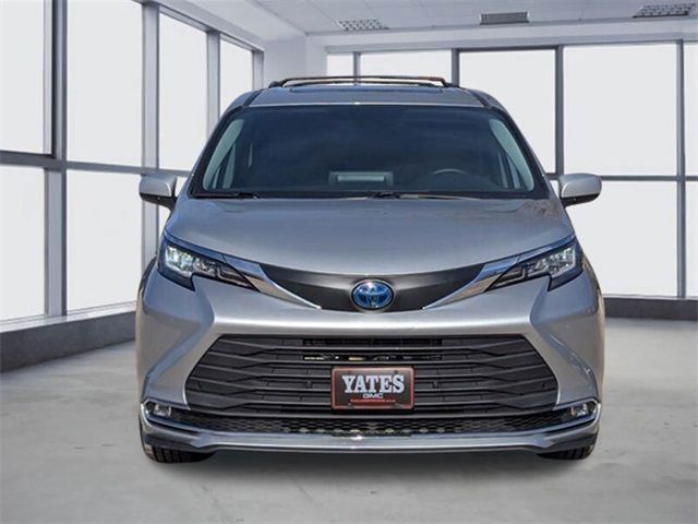 2021 Toyota Sienna XLE