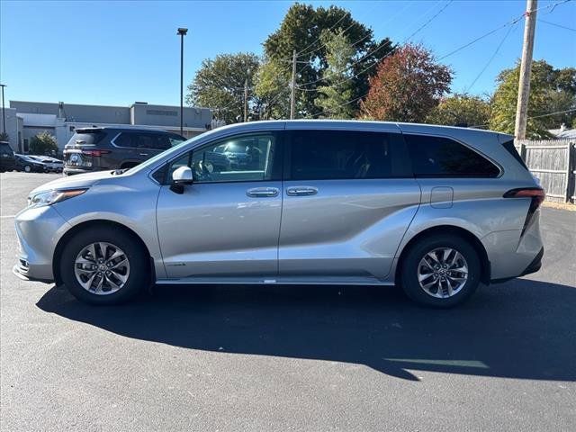 2021 Toyota Sienna XLE