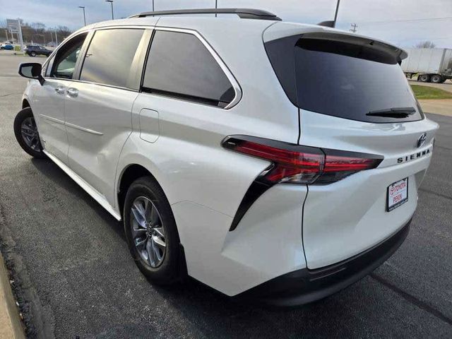 2021 Toyota Sienna XLE