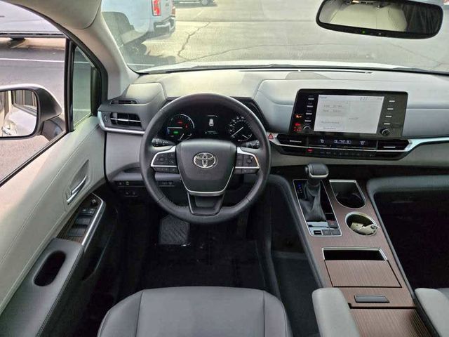 2021 Toyota Sienna XLE