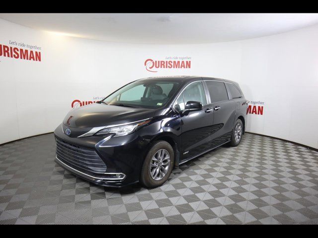 2021 Toyota Sienna XLE