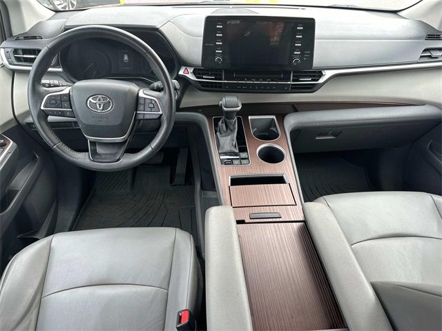 2021 Toyota Sienna XLE