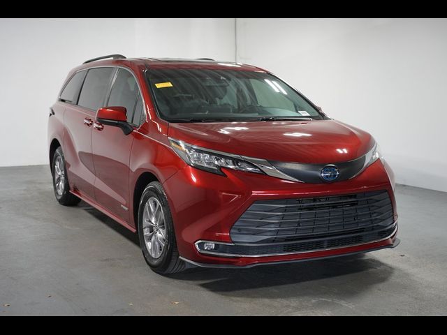 2021 Toyota Sienna XLE