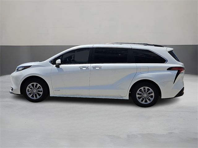 2021 Toyota Sienna XLE