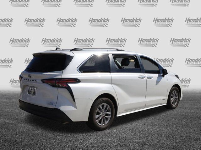 2021 Toyota Sienna XLE