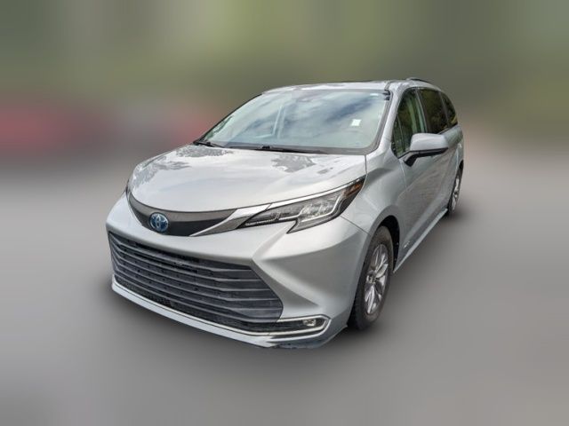 2021 Toyota Sienna XLE