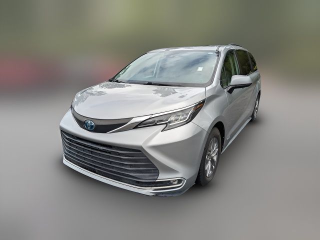 2021 Toyota Sienna XLE