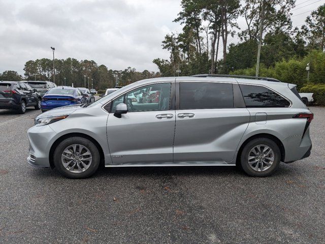 2021 Toyota Sienna XLE