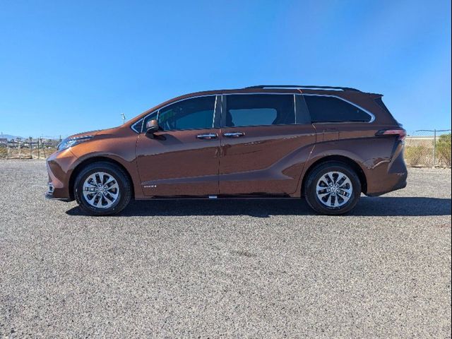 2021 Toyota Sienna XLE