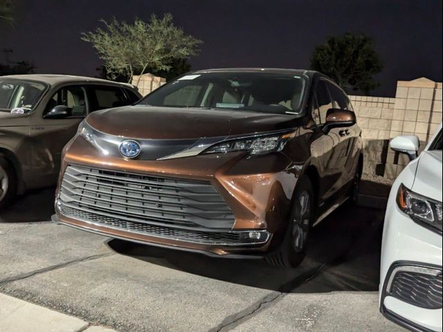 2021 Toyota Sienna XLE