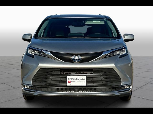 2021 Toyota Sienna XLE