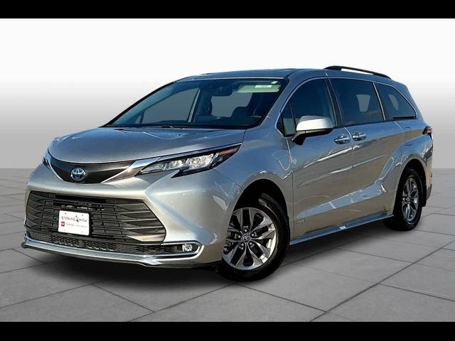 2021 Toyota Sienna XLE