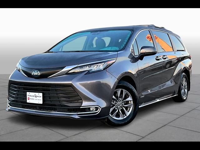 2021 Toyota Sienna XLE