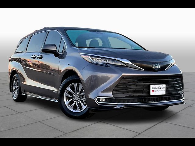 2021 Toyota Sienna XLE