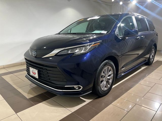 2021 Toyota Sienna XLE