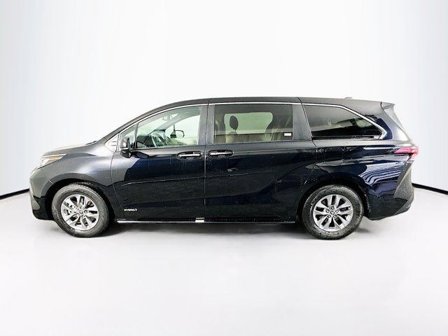 2021 Toyota Sienna XLE