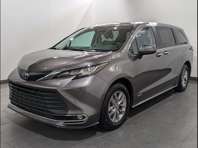 2021 Toyota Sienna XLE