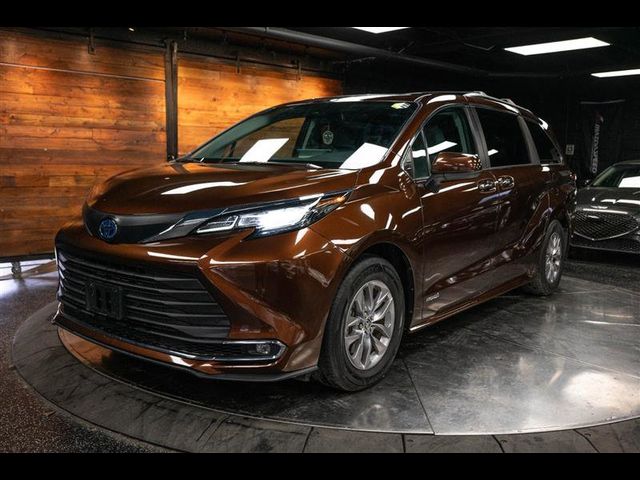 2021 Toyota Sienna XLE