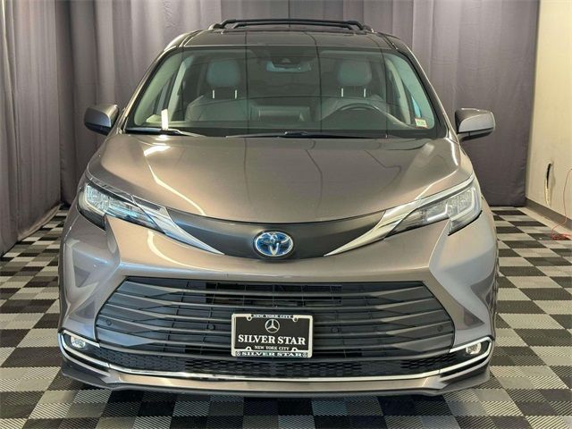 2021 Toyota Sienna XLE