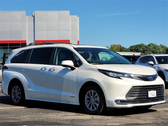 2021 Toyota Sienna XLE