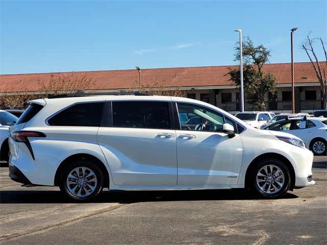 2021 Toyota Sienna XLE