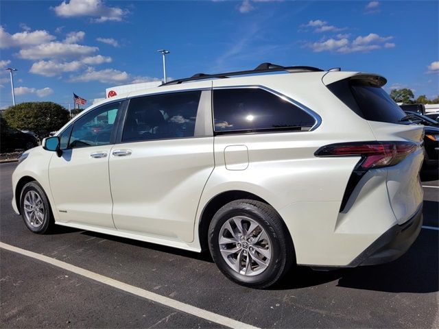 2021 Toyota Sienna XLE