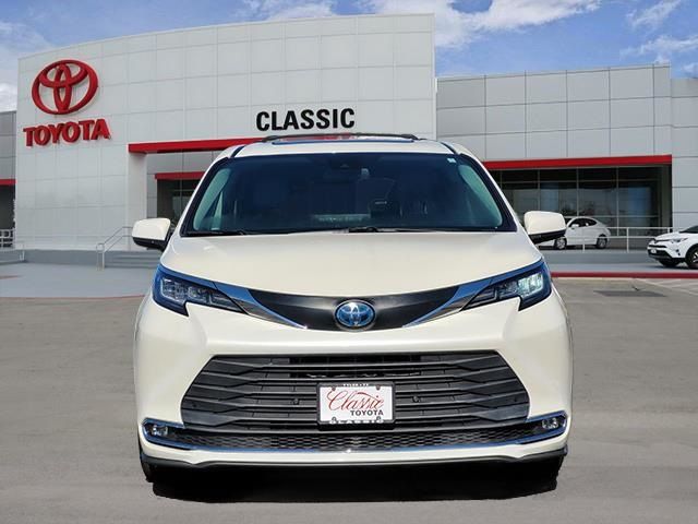 2021 Toyota Sienna XLE