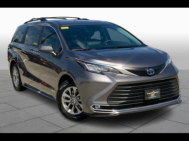 2021 Toyota Sienna XLE