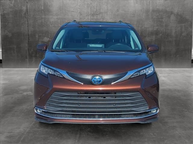 2021 Toyota Sienna XLE