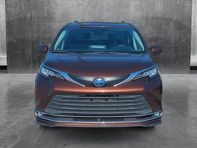 2021 Toyota Sienna XLE