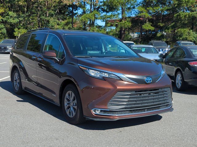 2021 Toyota Sienna XLE