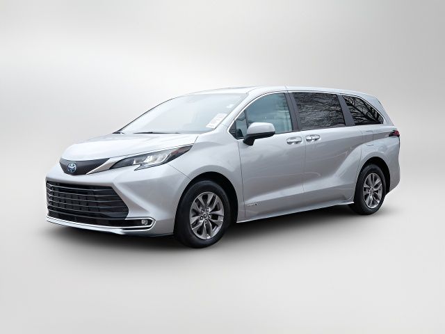 2021 Toyota Sienna XLE
