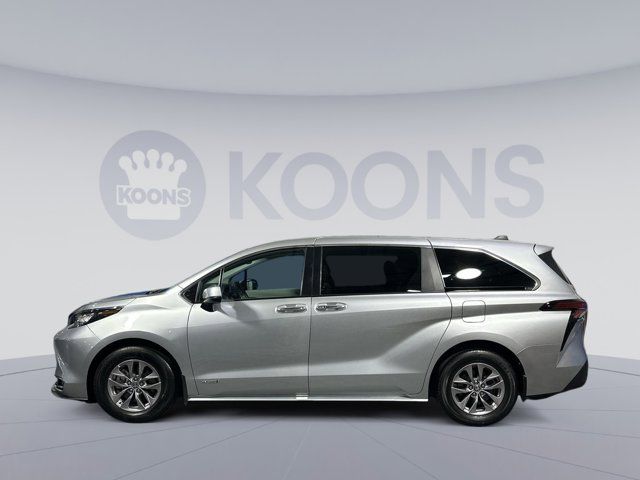 2021 Toyota Sienna XLE