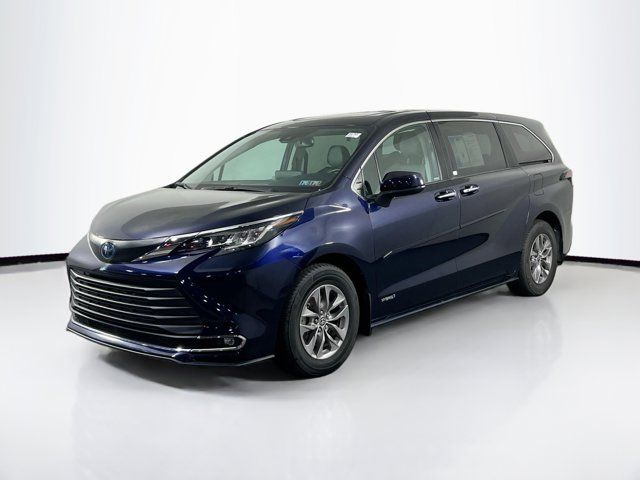 2021 Toyota Sienna XLE