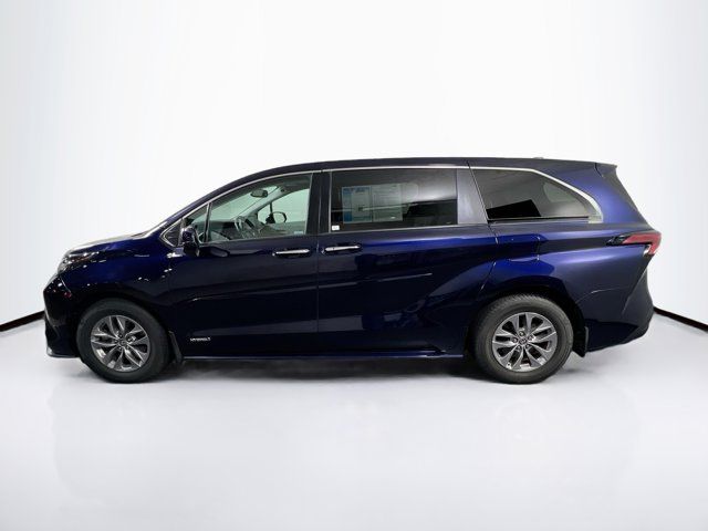 2021 Toyota Sienna XLE