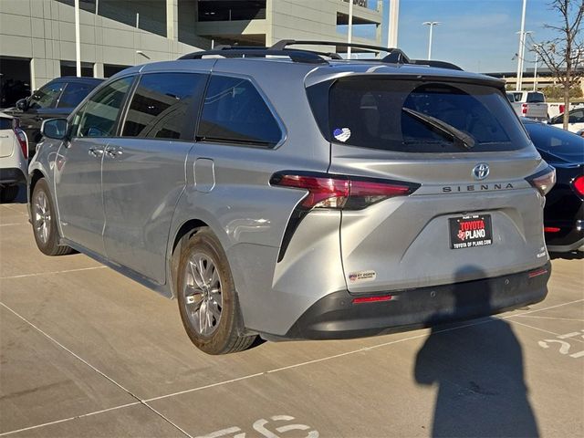 2021 Toyota Sienna XLE