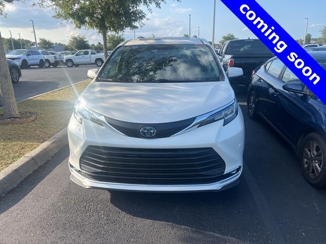 2021 Toyota Sienna XLE