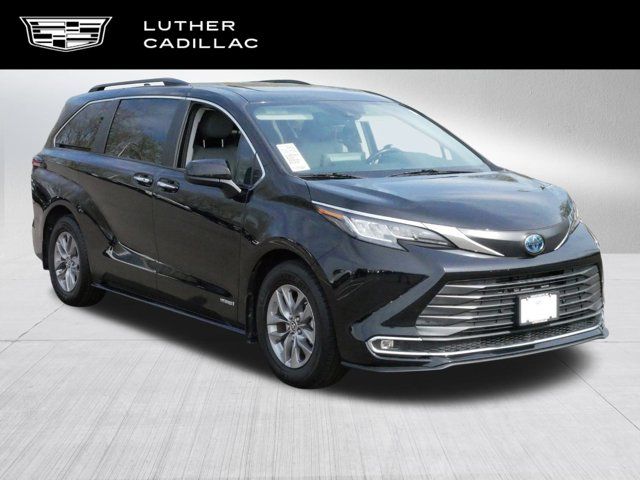 2021 Toyota Sienna XLE