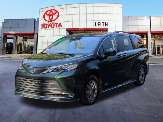 2021 Toyota Sienna XLE