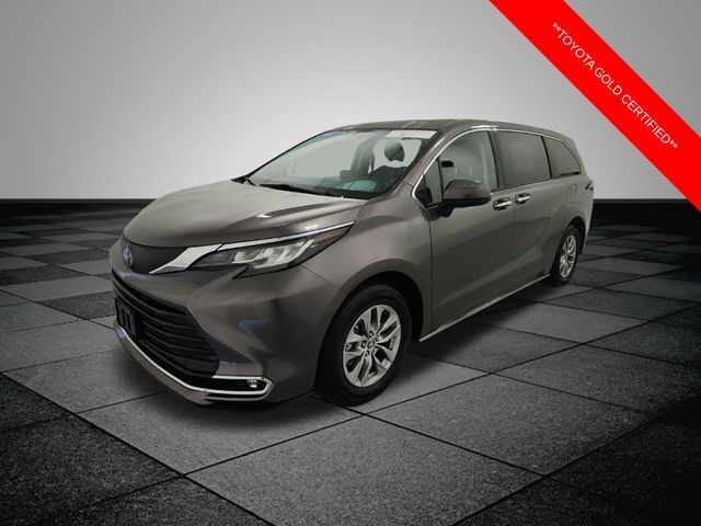 2021 Toyota Sienna XLE