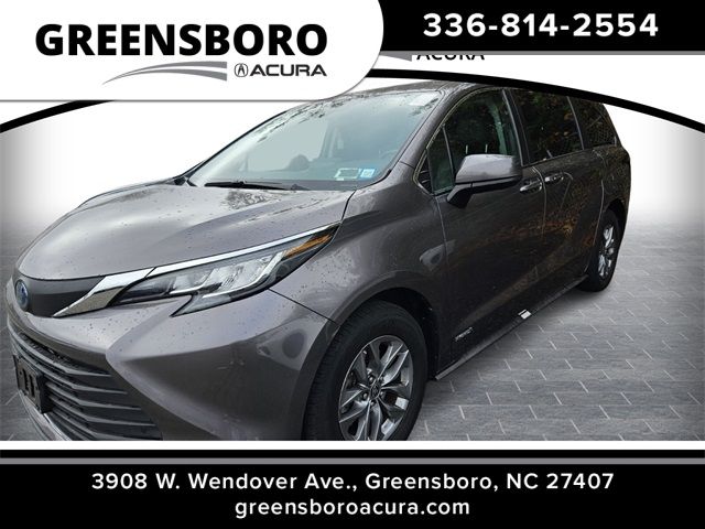 2021 Toyota Sienna XLE