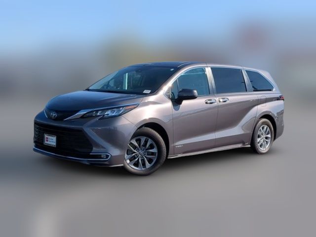 2021 Toyota Sienna XLE