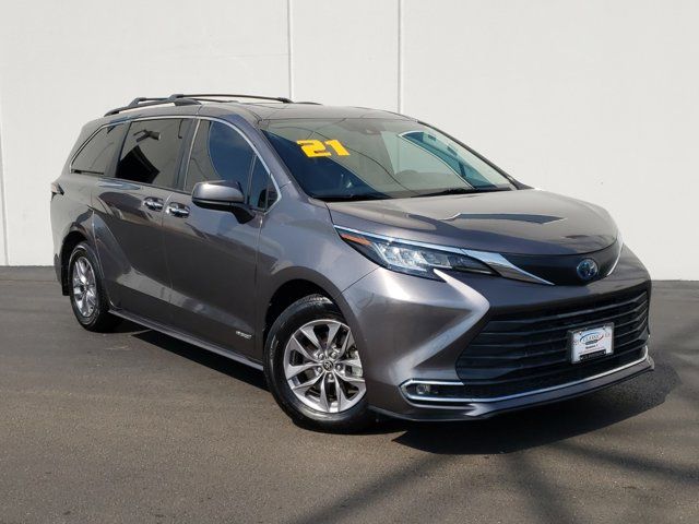 2021 Toyota Sienna XLE