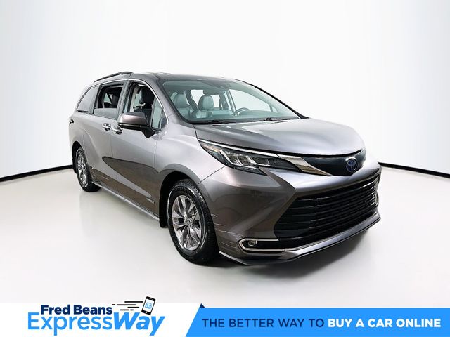 2021 Toyota Sienna XLE