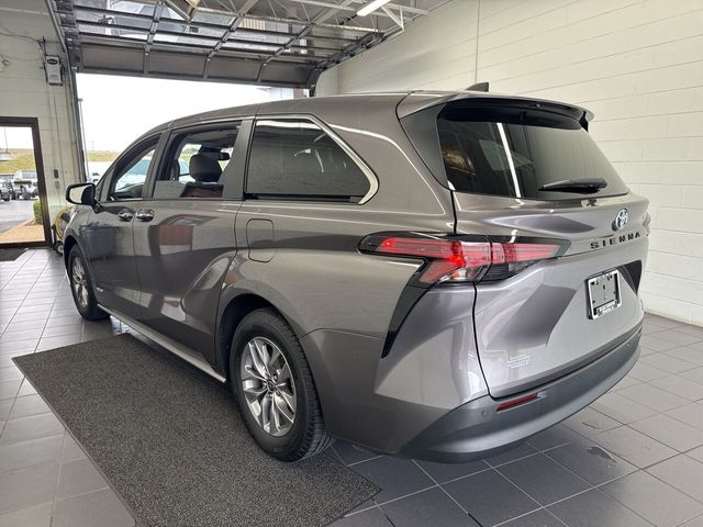 2021 Toyota Sienna XLE