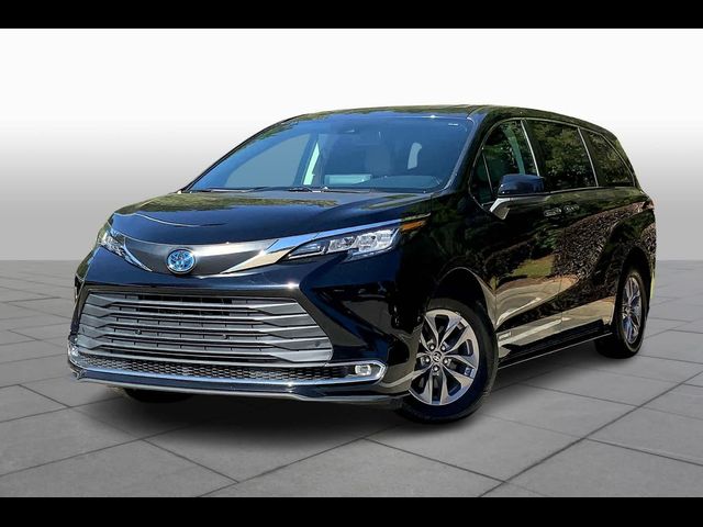 2021 Toyota Sienna XLE