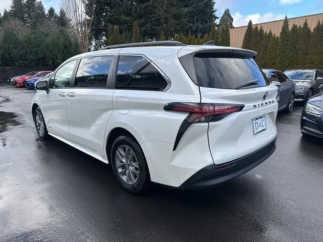 2021 Toyota Sienna XLE